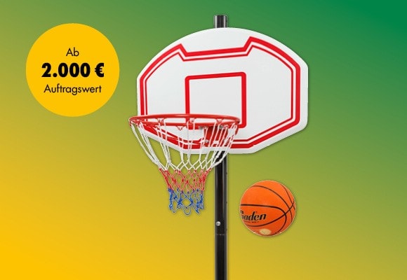 Basketballkorb und Ball