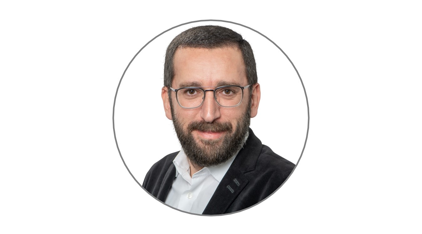 Adem Ipekci, Dübelspezialist